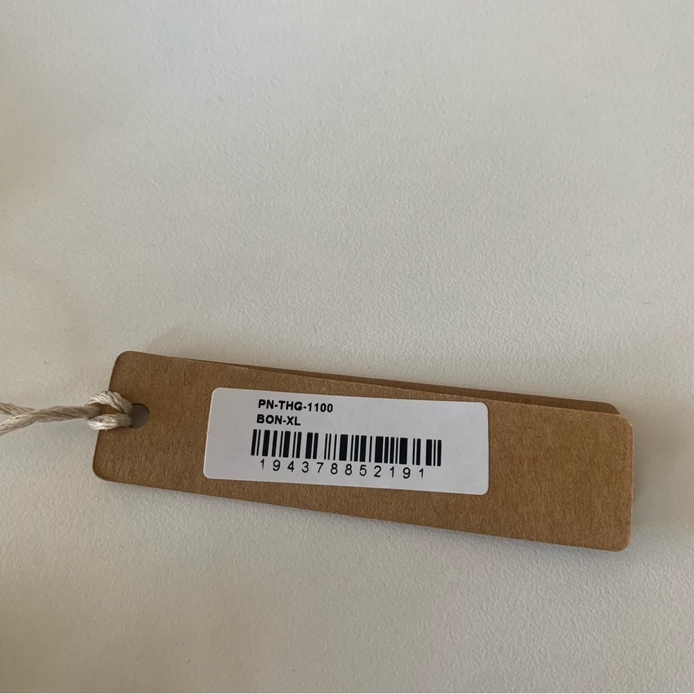 Skims Logo Mesh Thong Bone - Picture 10 of 10